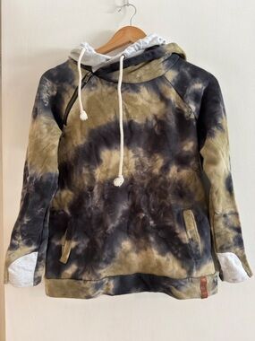 AMPERSAND AVE Tie-Dye Pullover Hoodie in Black and Olive